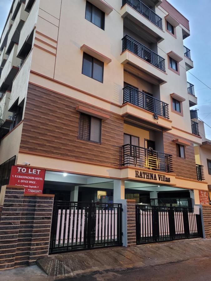 Rv Backpackers Hotel Bangalore Exterior photo